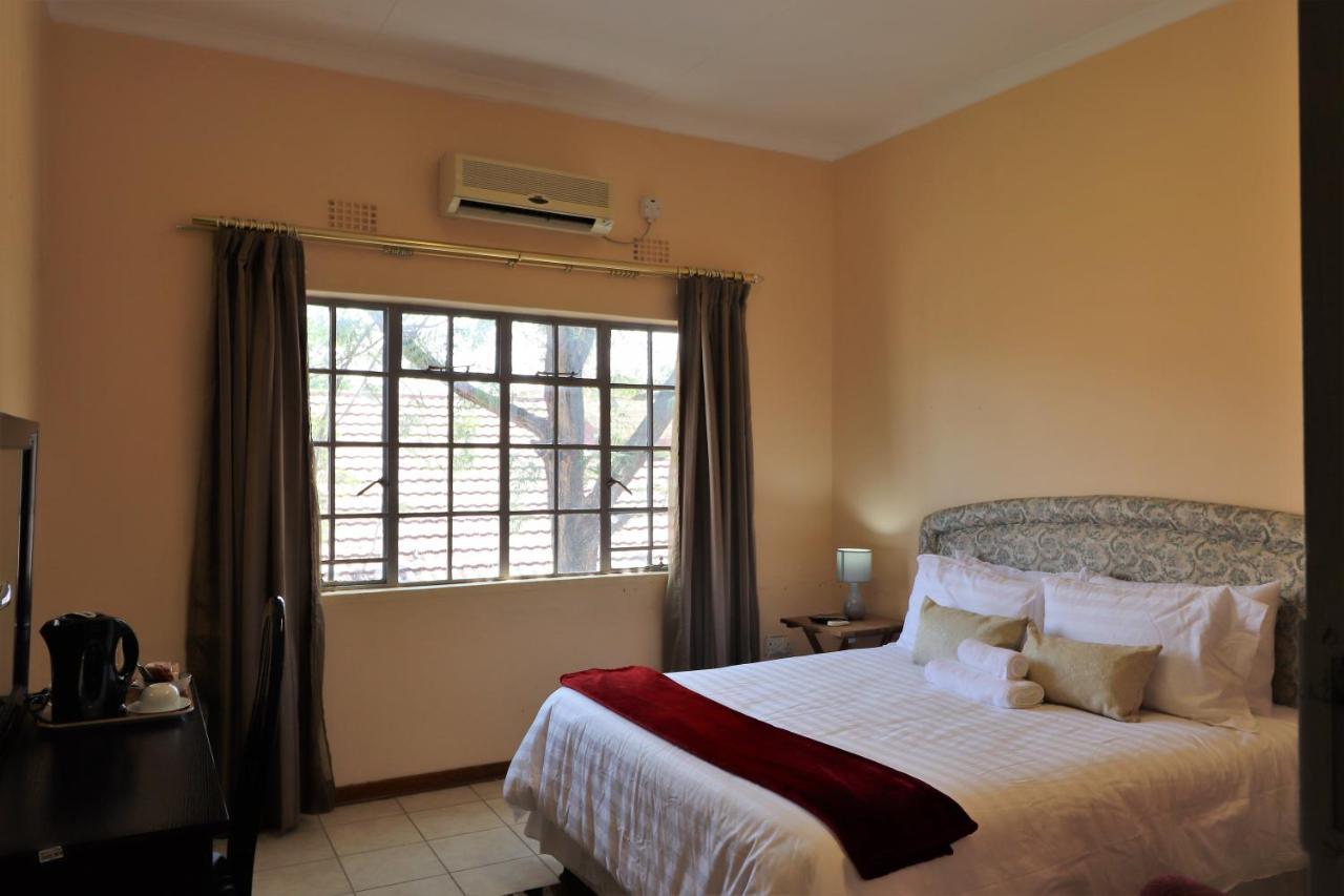 Sentosa Guest House Франсистаун Экстерьер фото