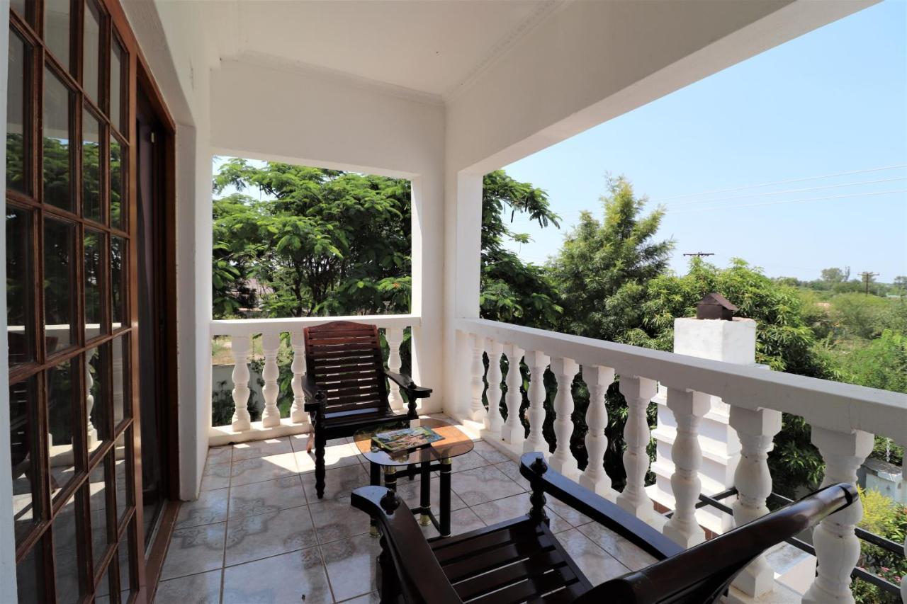 Sentosa Guest House Франсистаун Экстерьер фото